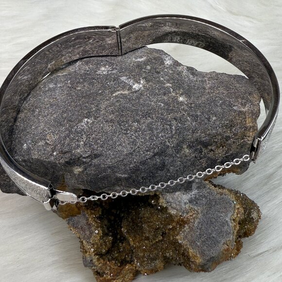 Vintage Hayward Sterling Silver Rose Floral Etched Hinged Bangle Safety Chain Ro - Picture 5 of 7